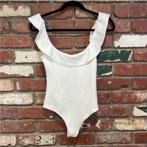 Show Me Your MuMu Rochelle Bodysuit In White - Picture 4 of 4